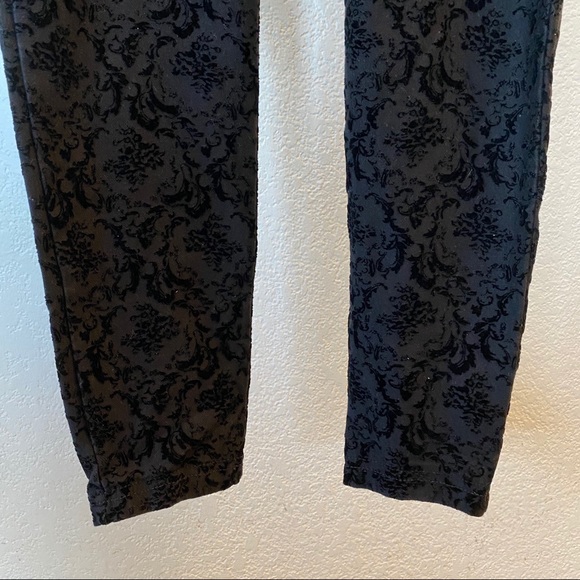 Hue black leggings with velvet tapestry print - Picture 3 of 6